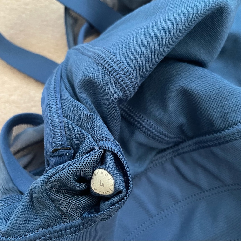 Lululemon sport bra size 4 - Picture 5 of 5